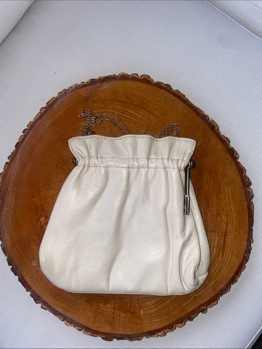 Vintage dot snapper 👛 in a tan leather